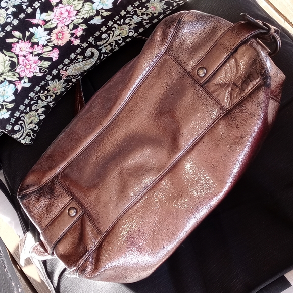 COACH MADISON CRACKLED METALLIC LEATHER MAGGIE SHOULDER HAND BAG. PEWTER COLOR - Picture 7 of 10